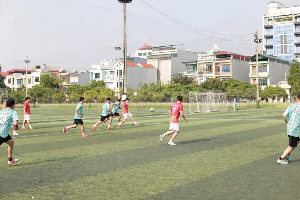 Các pha tranh chấp bóng đầy kịch tính giải Sunjin Sports Champion 2025 – Football Day